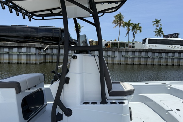 24ft Yellowfin Yacht For Sale