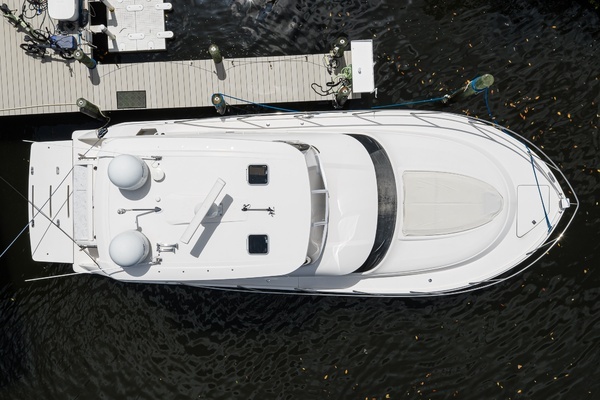 Tiara Yachts 44 Flybridge Yacht For Sale