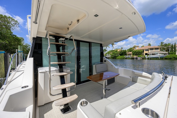 Tiara 44 Daybreak - Exterior Aft Deck