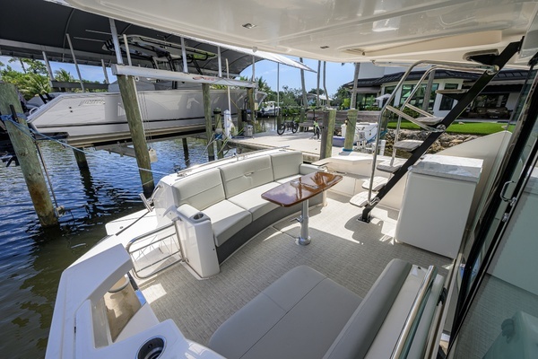 2017 Tiara Yachts 44