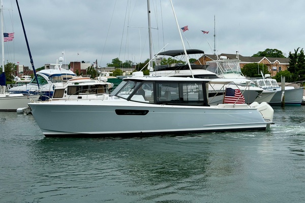 Go Away Bird 35ft MJM Yacht For Sale