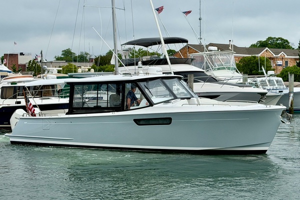 Go Away Bird 35ft MJM Yacht For Sale