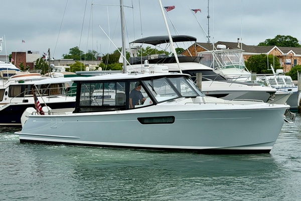 Go Away Bird 35ft MJM Yacht For Sale