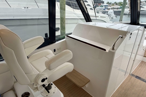 Go Away Bird 35ft MJM Yacht For Sale