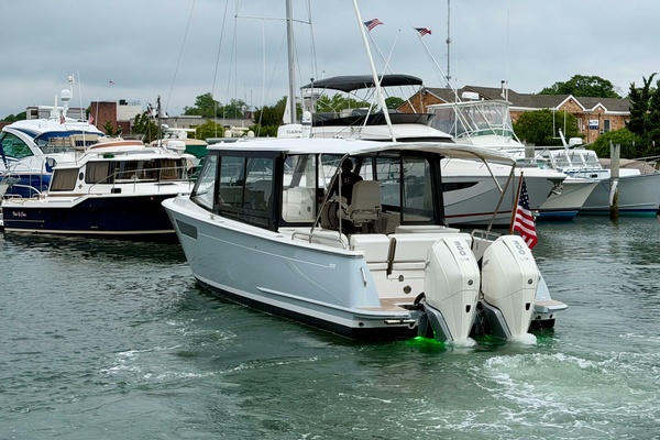 Go Away Bird 35ft MJM Yacht For Sale
