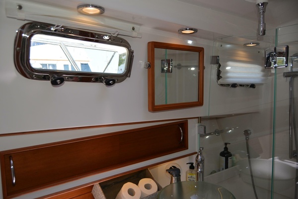 Finnegans Wake 38ft Sabre Yacht For Sale