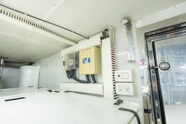 Hargrave Enclosed Skylounge Yacht For Sale
