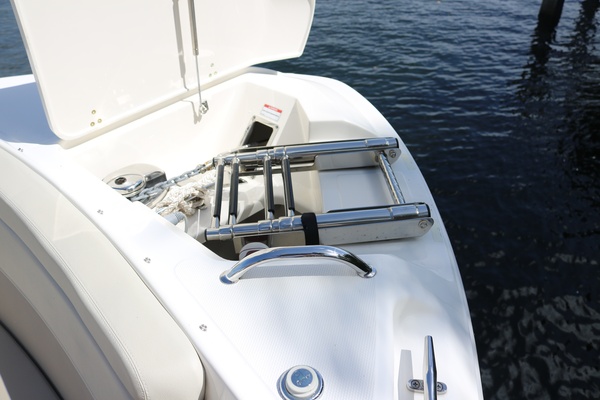 Boston Whaler 28 NO FILTER - Anchor Locker