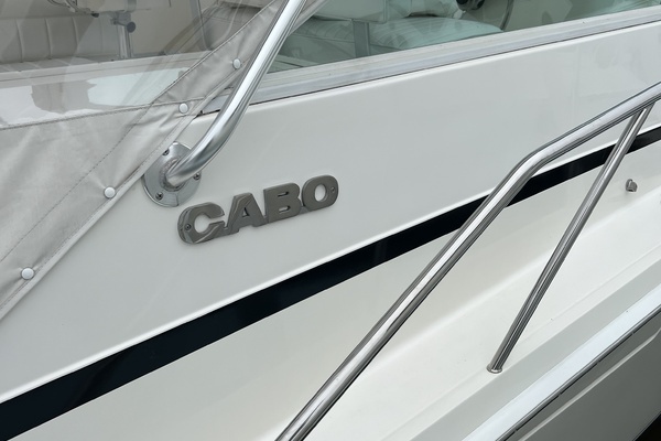 1998 Cabo 35