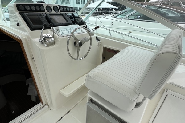 1998 Cabo 35
