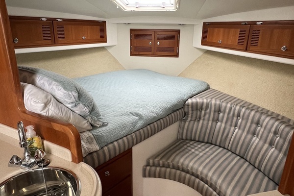 1998 Cabo 35