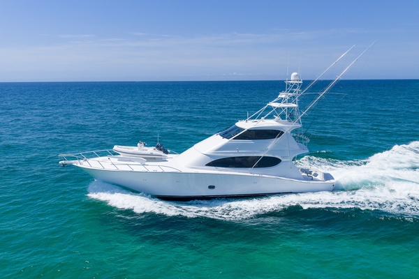 La La s Six Chicks 77ft Hatteras Yacht For Sale