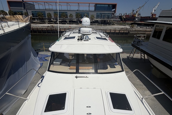 30ft Cutwater Yacht For Sale
