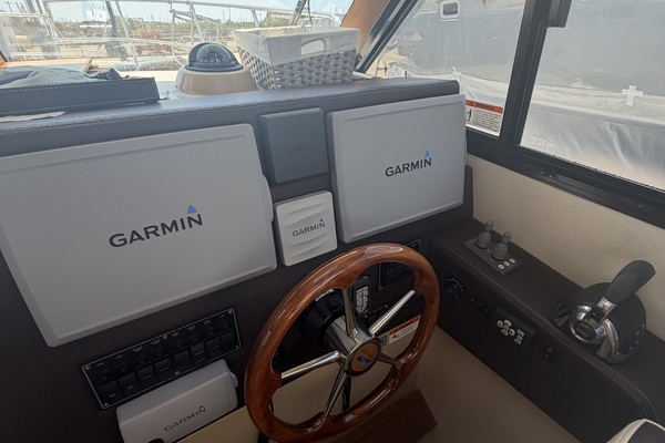 30ft Cutwater Yacht For Sale