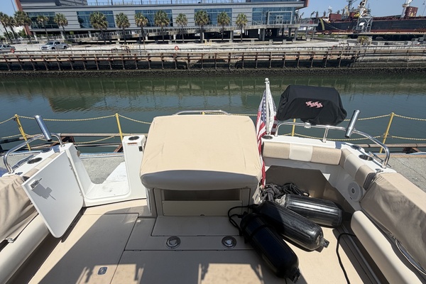 30ft Cutwater Yacht For Sale