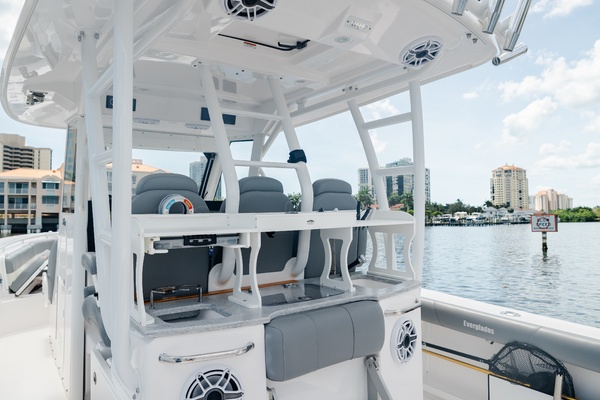 35ft Everglades Yacht For Sale