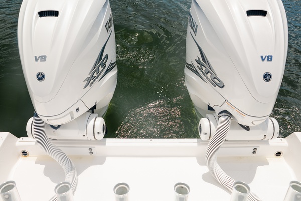 35ft Everglades Yacht For Sale