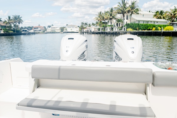 35ft Everglades Yacht For Sale