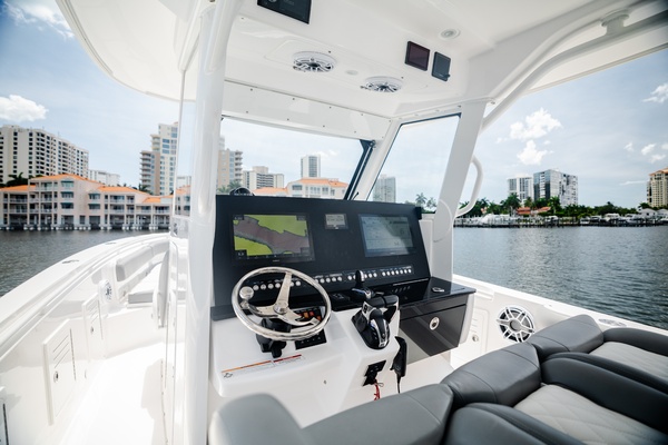 35ft Everglades Yacht For Sale