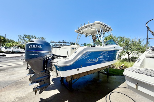24ft Robalo Yacht For Sale