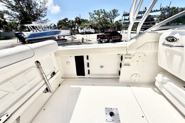 24ft Robalo Yacht For Sale