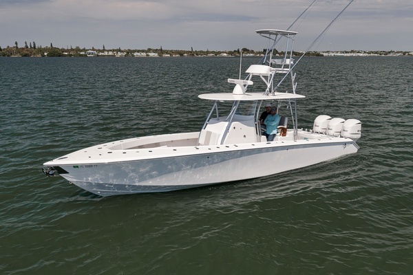 2025 Custom 34