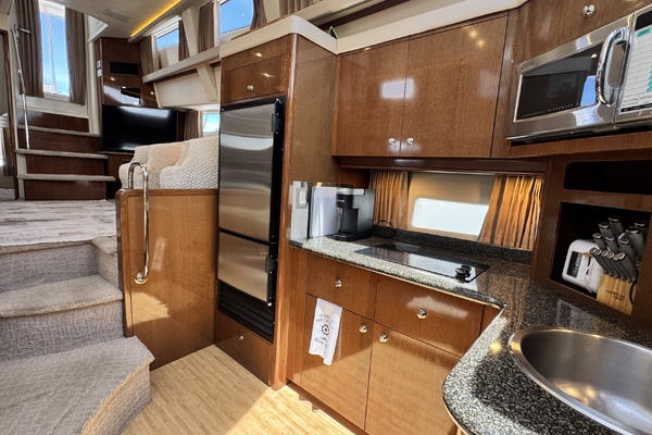 Splash  amp  Dash 47ft Carver Yacht For Sale