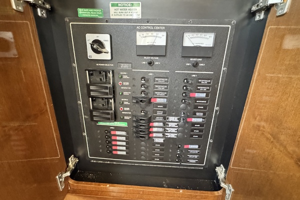 Splash  amp  Dash 47ft Carver Yacht For Sale