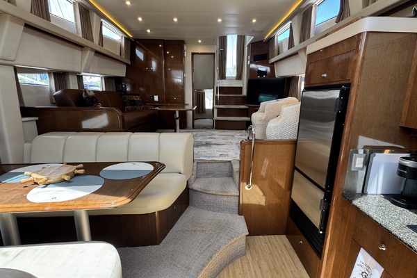 Splash  amp  Dash 47ft Carver Yacht For Sale