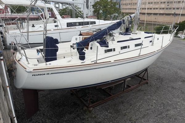 36ft Pearson Yacht For Sale