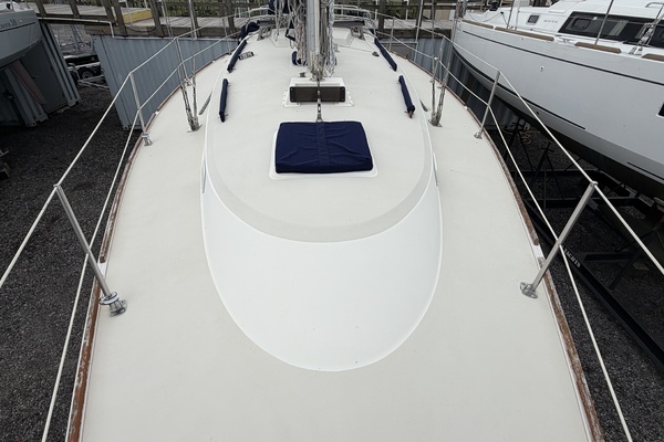36ft Pearson Yacht For Sale