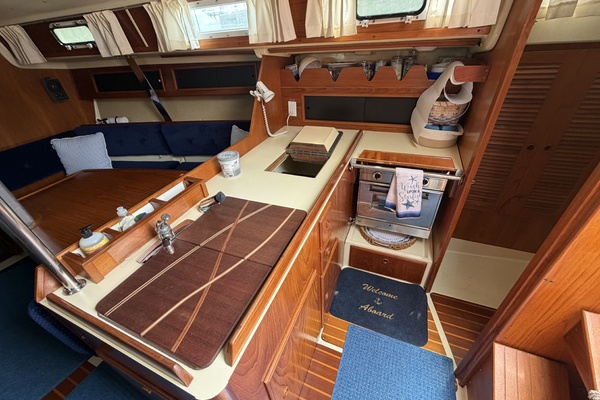 36ft Pearson Yacht For Sale