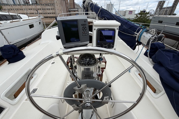 36ft Pearson Yacht For Sale