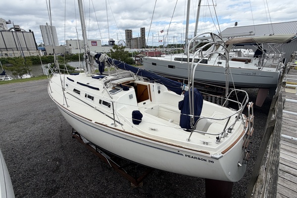 36ft Pearson Yacht For Sale