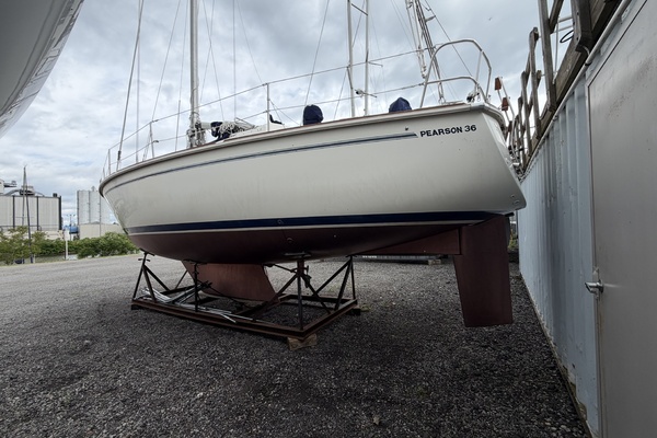 36ft Pearson Yacht For Sale