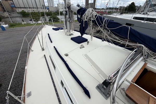 36ft Pearson Yacht For Sale