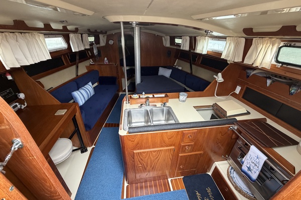 36ft Pearson Yacht For Sale