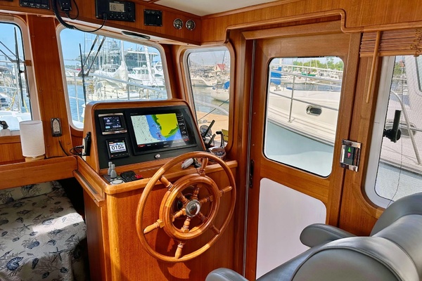 Bliss 38ft Helmsman Trawlers Yacht For Sale