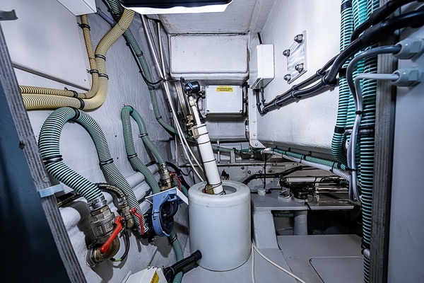 Sunseeker 62 EAGLE II - Engine Room