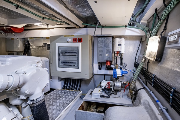 Sunseeker 62 EAGLE II - Engine Room