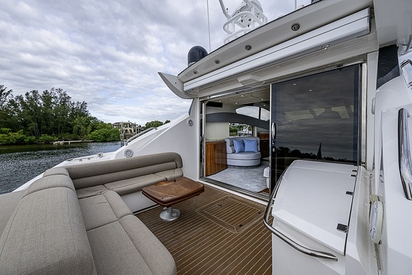 Sunseeker 62 EAGLE II - Cockpit