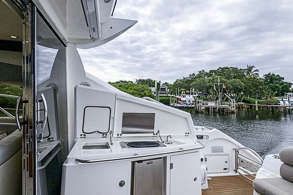 Sunseeker 62 EAGLE II - Cockpit