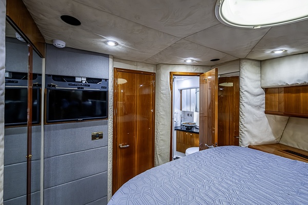 Sunseeker 62 EAGLE II - VIP Stateroom Forward