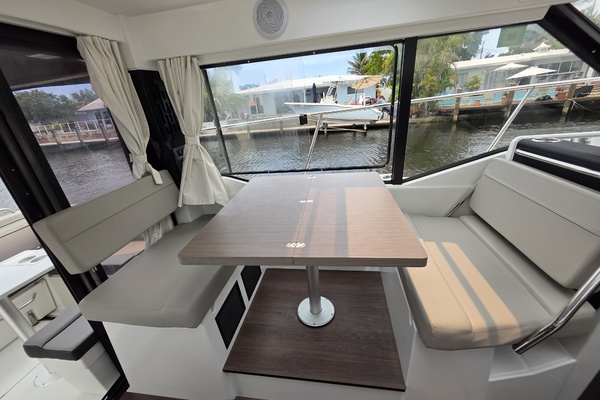 29ft Jeanneau Yacht For Sale