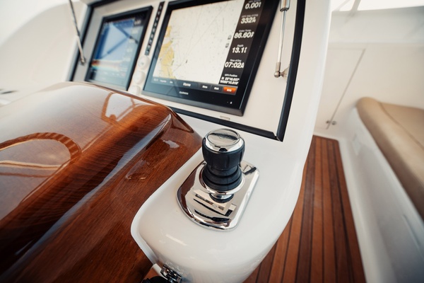 DOG HOUSE 40ft F amp S Yacht For Sale
