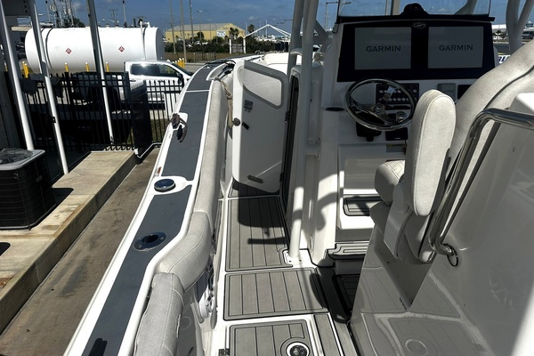 28ft Sea Fox Yacht For Sale