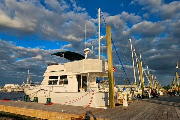 39-ft-Mainship-2000-39 Trawler-Half Full II South Portland Maine United States  yacht for sale