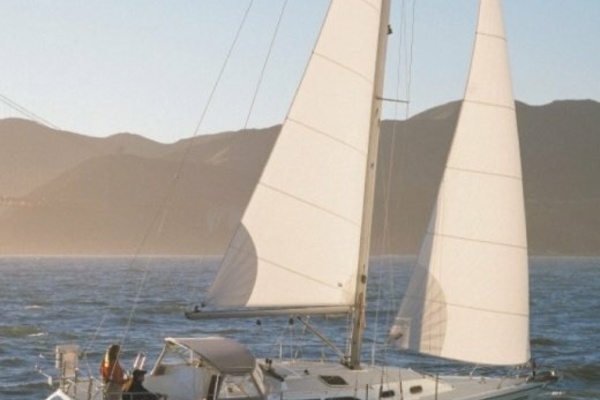 2005 Catalina 350