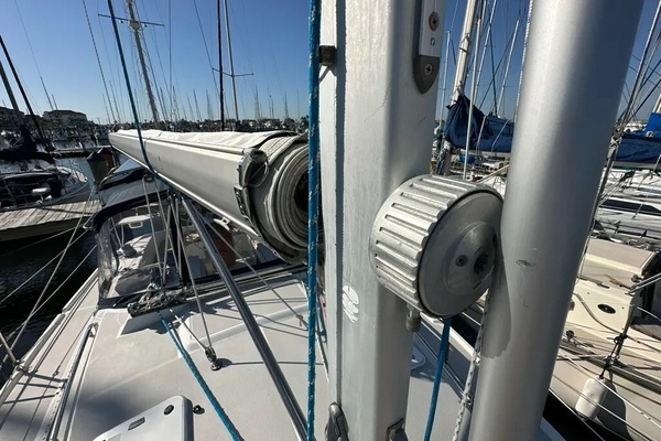 2005 Catalina 350