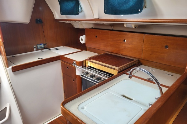 Photo of the 1996 Beneteau Oceanis 321 "Belican"